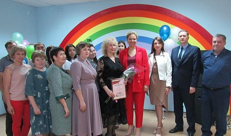 Оренбургские справедливороссы поздравили соцработников
